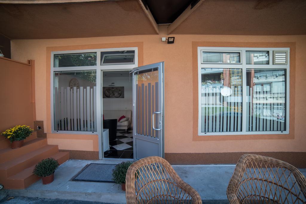 Apartman Hitno Tuzla Exterior foto
